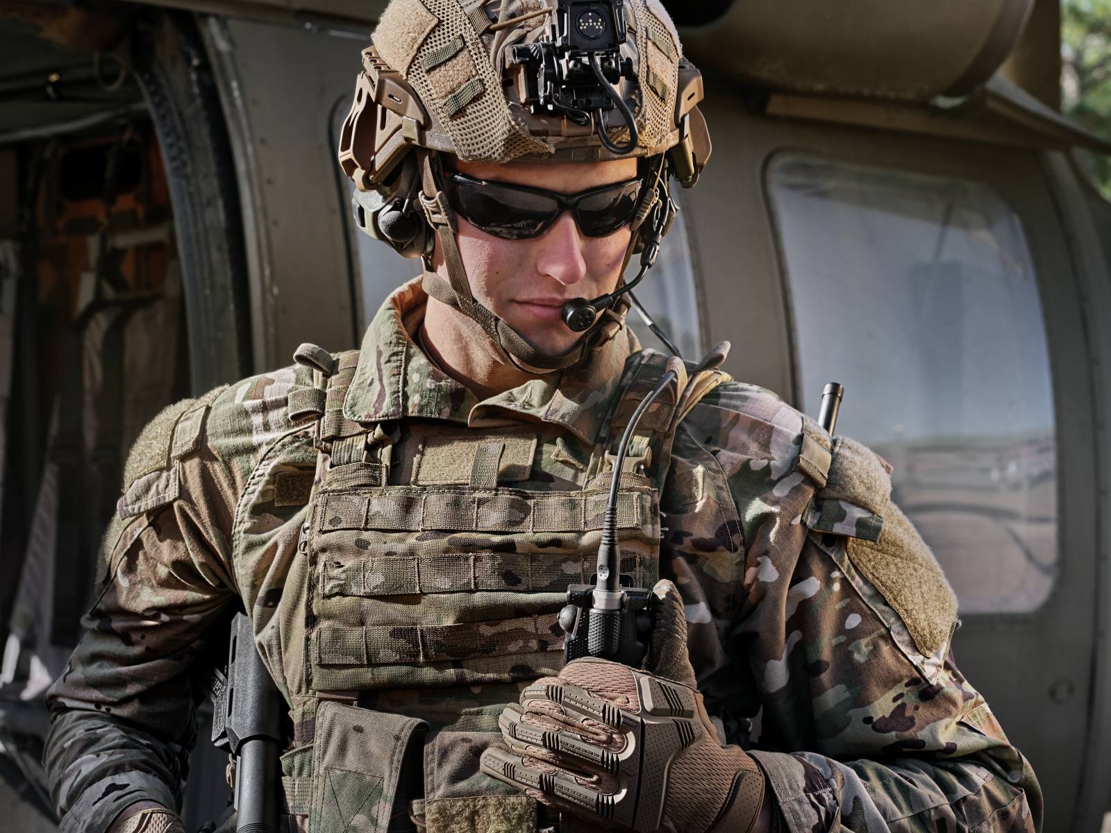 3M™ PELTOR™ ComTac™ VIII Single Com (NATO Wired)