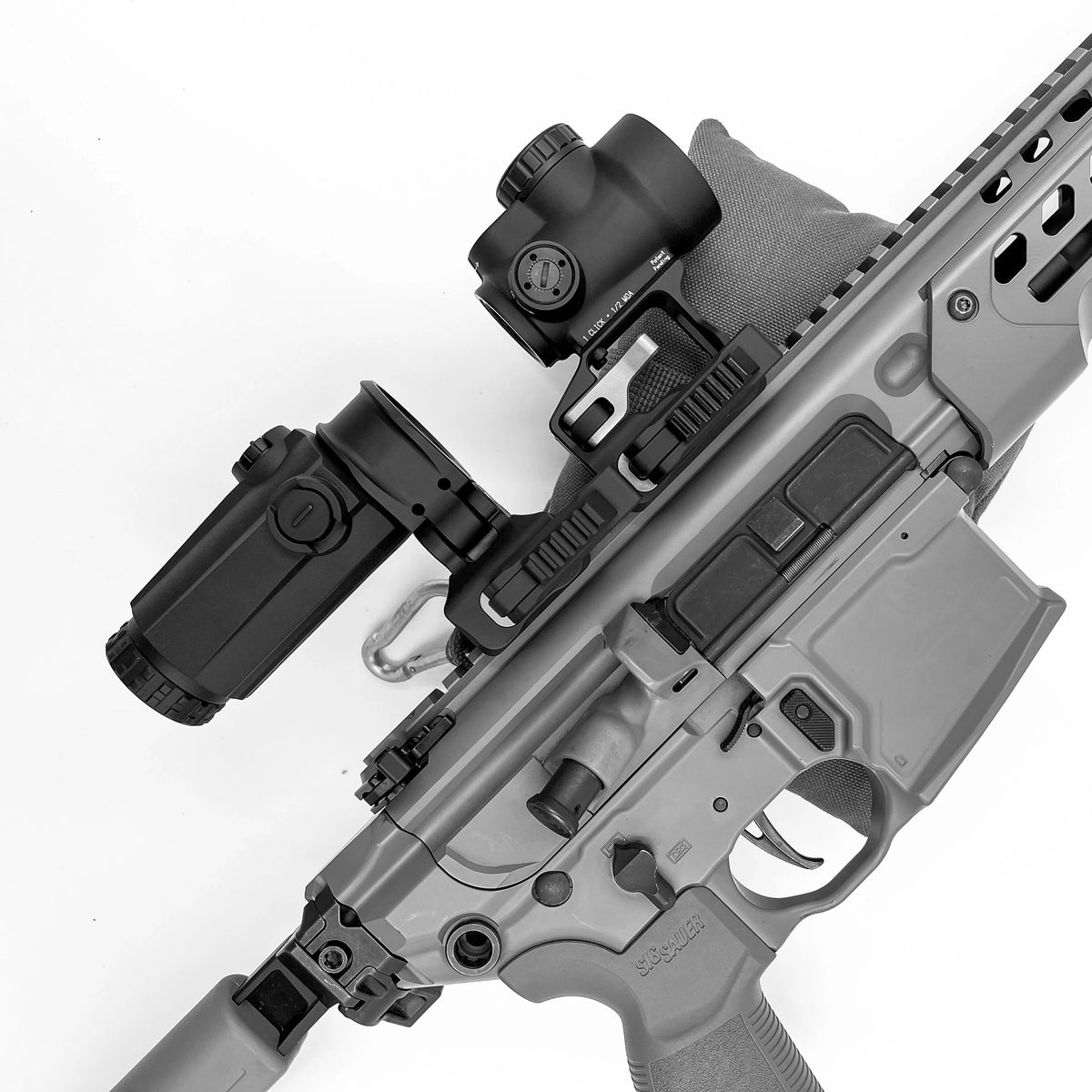 Davika Flip-To-Right QD Mount for 30mm Magnifier - Geardom