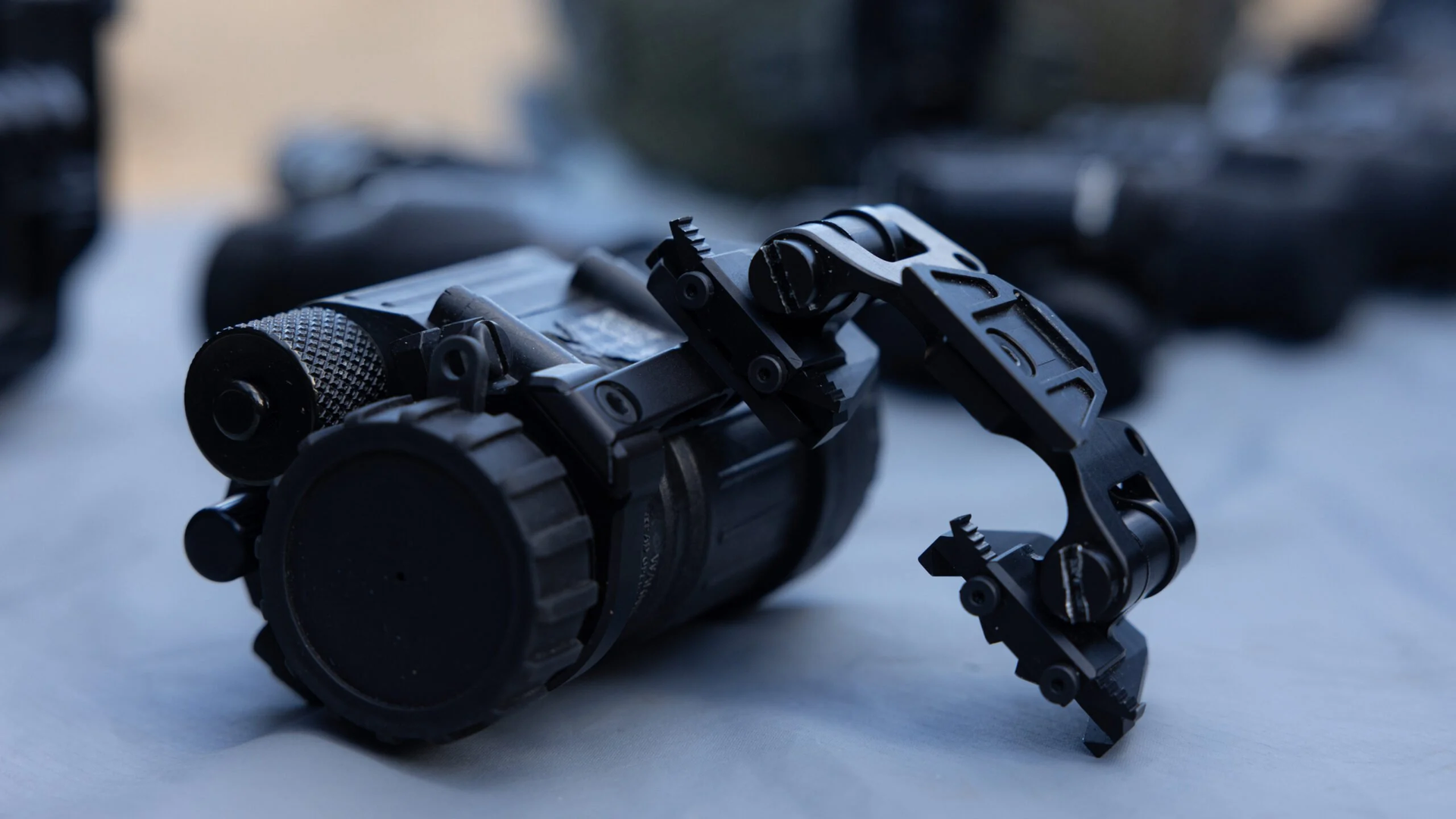 Falconclaw QDA (PVS-14 / THE-14)